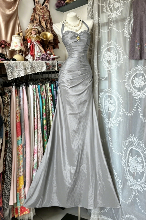 Vintage Halter Sheath Long Prom Dresses Beaded Satin Blue Evening Dresses Sleeveless Birthday Dresses EP05396