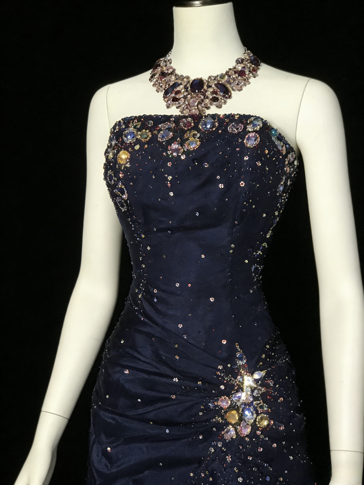 Glam Burgundy Long Prom Dresses Strapless Mermaid Evening Dresses Beaded Satin Sleeveless Formal Dresses EP06802