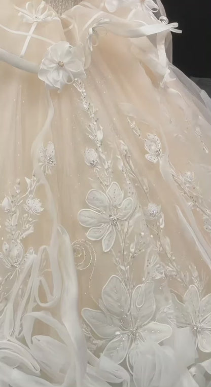 Tulle Wedding Dress Champagne Ball Gown Bridal Gown Sleeveless Strapless Appliques Bridal Dress WD0111