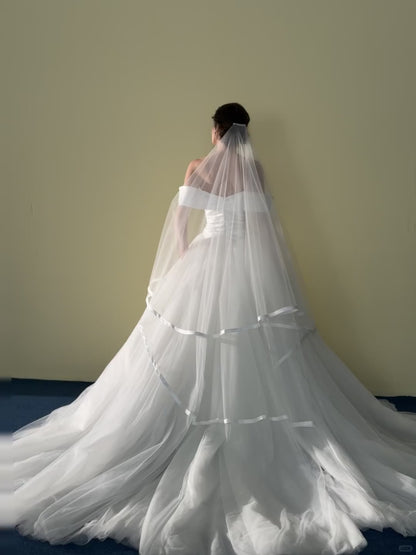 Simple Off-shoulder A-Line Long Wedding Dresses Tulle White Bridal Gowns Sleeveless Bridal Dresses ED05672
