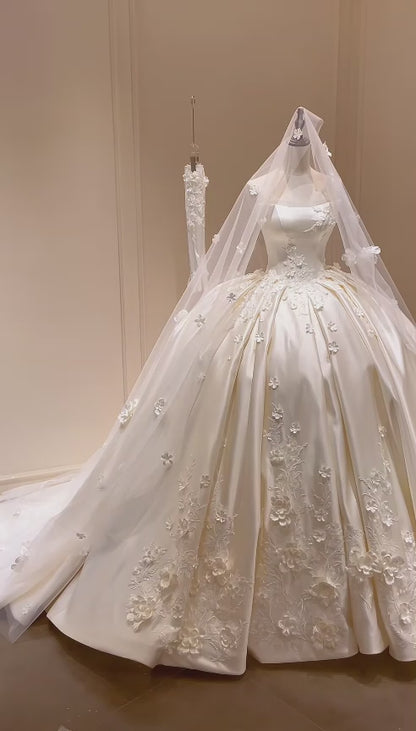 Chic Sweetheart White Appliques Bridal Gown A-Line Satin Wedding Dress ED11600